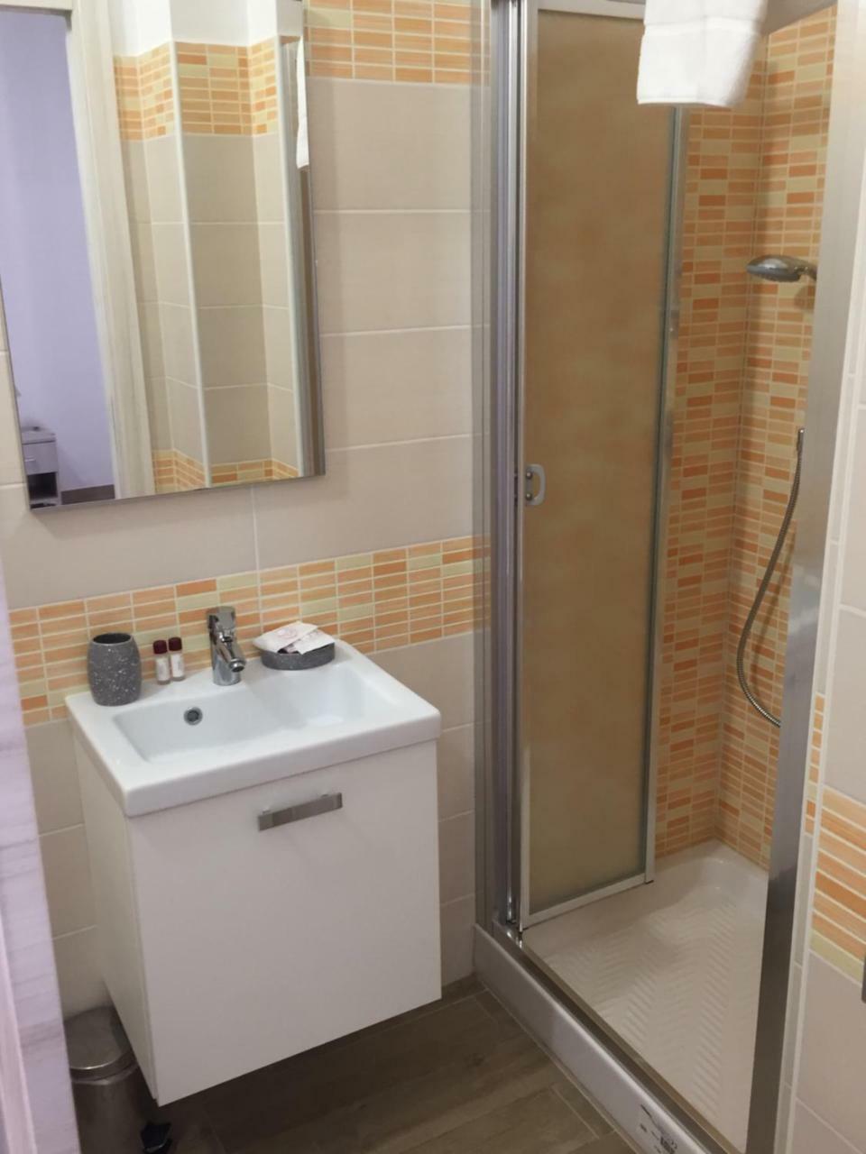 Double Room,780846930:JPEG